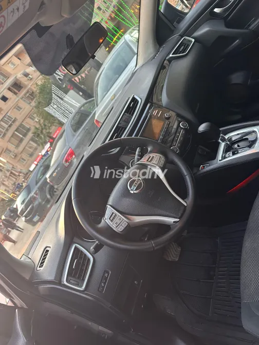 نيسان قشقاي 2017 أبيض مستعملة للبيع - 3