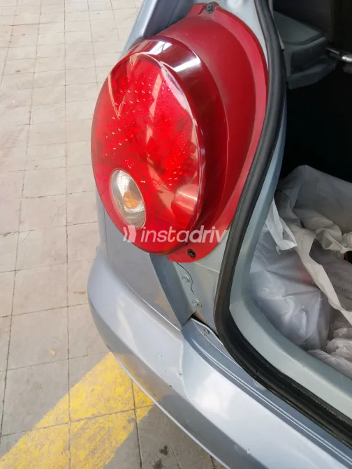 شيفروليه سبارك 2011 أبيض مستعملة للبيع - 2