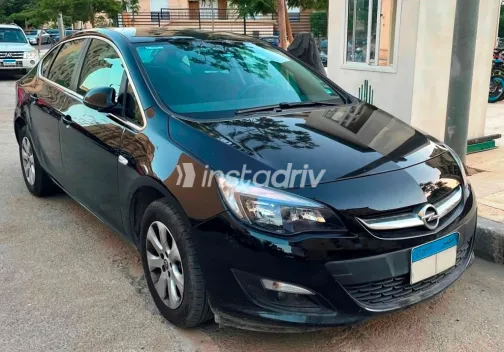اوبل أسترا 2020 أبيض مستعملة للبيع - 1
