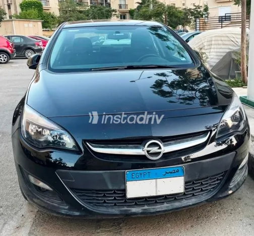 اوبل أسترا 2020 أبيض مستعملة للبيع - 2