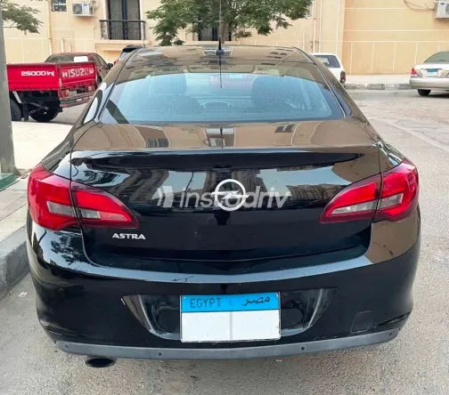 اوبل أسترا 2020 أبيض مستعملة للبيع - 3