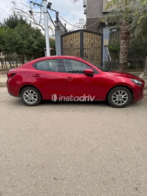 مازدا 2 2016 أبيض مستعملة للبيع - 2