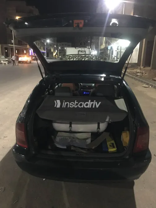 سكودا اوكتافيا A4 1999 أبيض مستعملة للبيع - 3