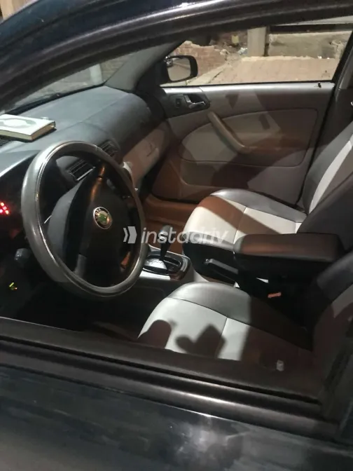 سكودا اوكتافيا A4 1999 أبيض مستعملة للبيع - 7