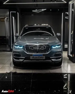 بي ام دبليو X5 2020 رمادي مستعملة للبيع