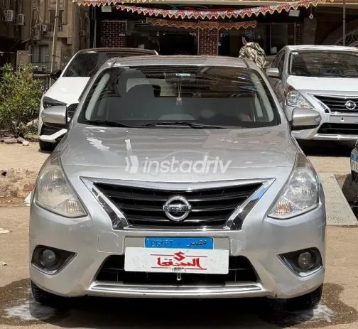 نيسان صنى 2021 فضي مستعملة للبيع - 1