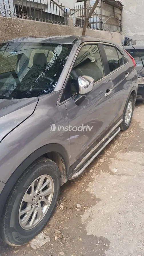 ميتسوبيشي اكليبس 2018 أبيض مستعملة للبيع - 3