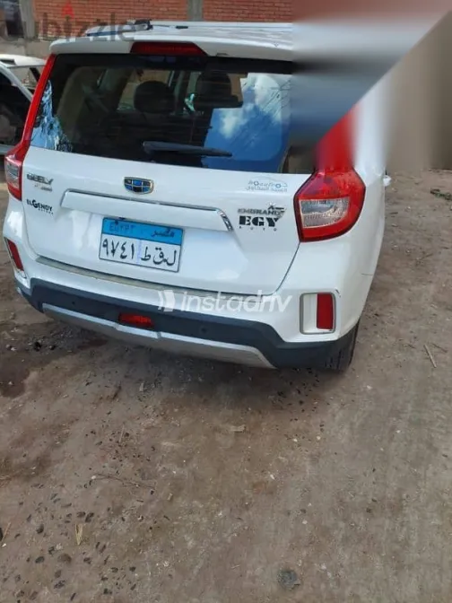 جيلي امجراند 2019 أبيض مستعملة للبيع - 2