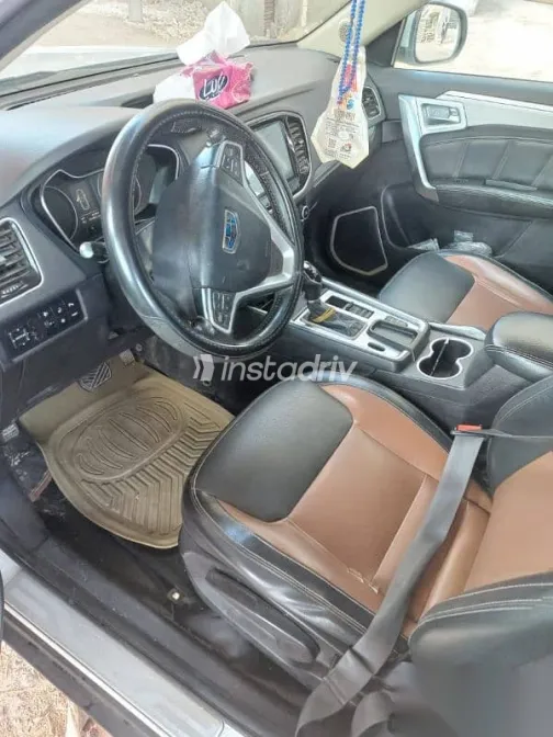 جيلي امجراند 2019 أبيض مستعملة للبيع - 4