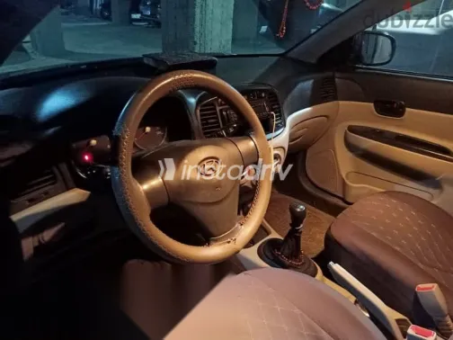 هيونداي اكسنت 2010 رمادي مستعملة للبيع - 1