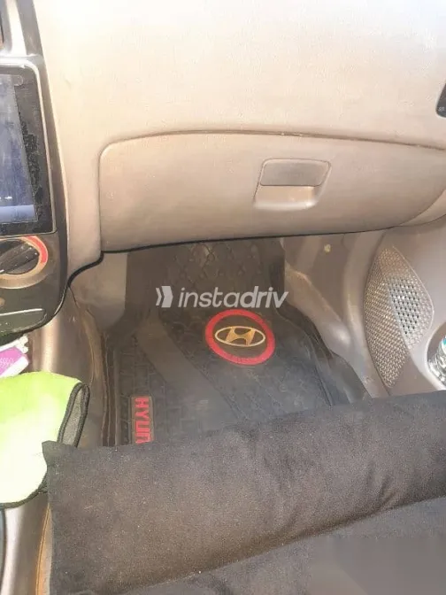 هيونداي فيرنا 2009 فضي مستعملة للبيع - 7