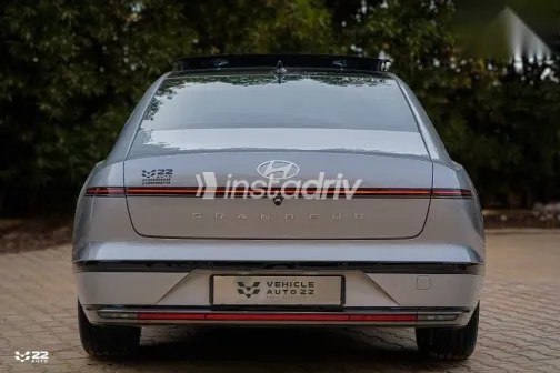 Hyundai Azera 2023 Silver Used for Sale - 2