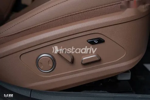 Hyundai Azera 2023 Silver Used for Sale - 9