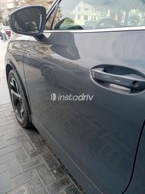 Volkswagen Tiguan 2024 Gray Used for Sale - 1