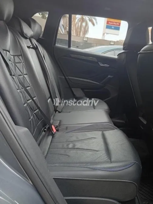 Volkswagen Tiguan 2024 Gray Used for Sale - 4