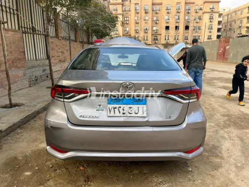 تويوتا كورولا 2020 أبيض مستعملة للبيع - 5