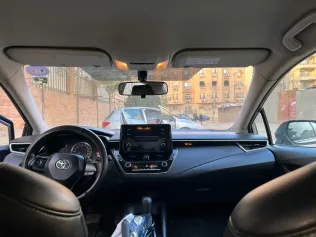 تويوتا كورولا 2020 أبيض مستعملة للبيع