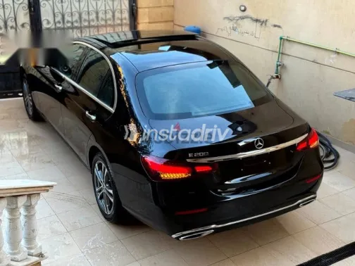 مرسيدس E 200 2021 أسود مستعملة للبيع - 3