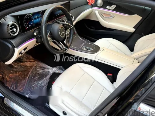 مرسيدس E 200 2021 أسود مستعملة للبيع - 9