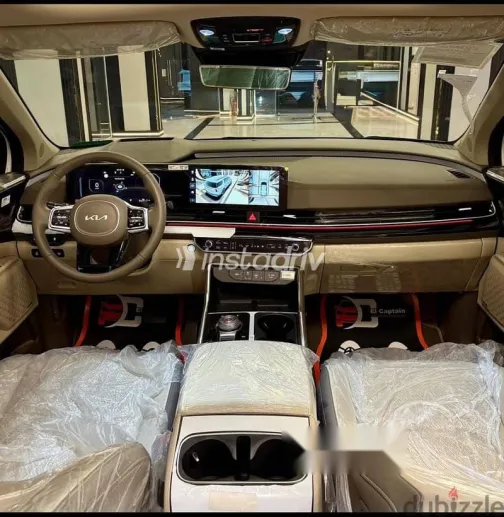 Kia Carnival 2024 White Used for Sale - 8