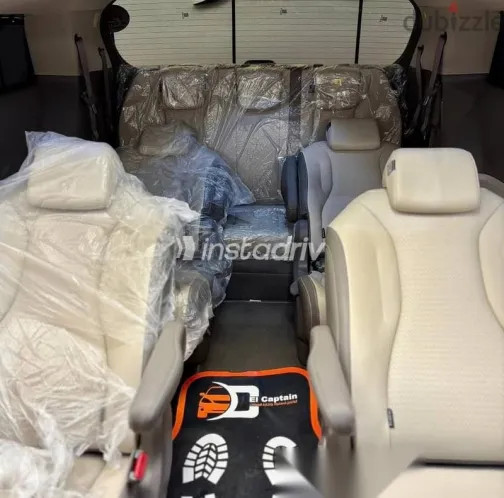 Kia Carnival 2024 White Used for Sale - 10