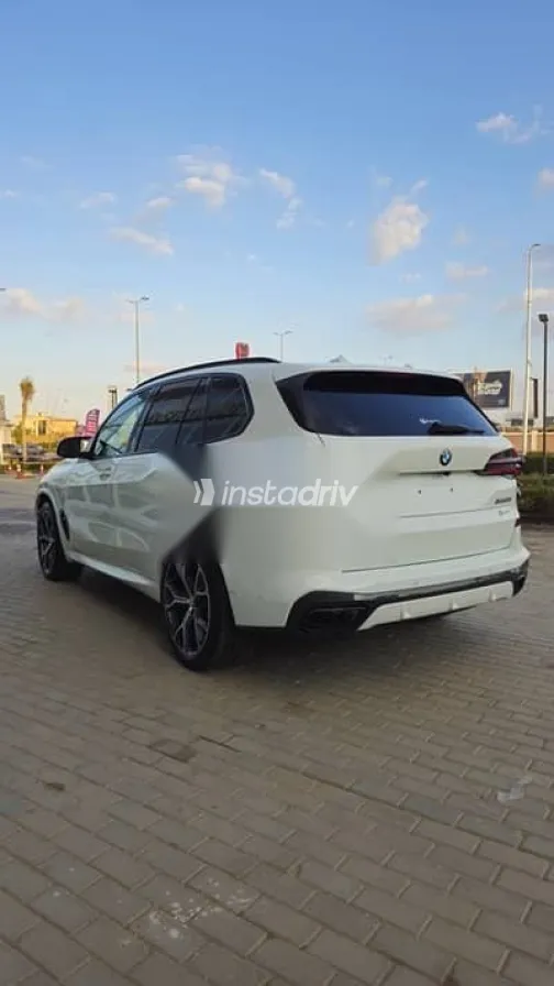 بي ام دبليو X5 2024 أبيض جديدة للبيع - 1