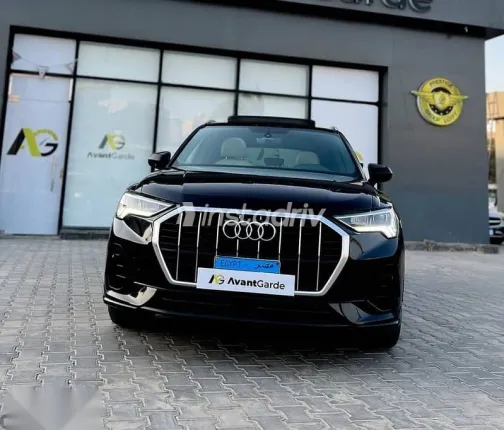 Audi Q3 2019 Black Used for Sale - 1