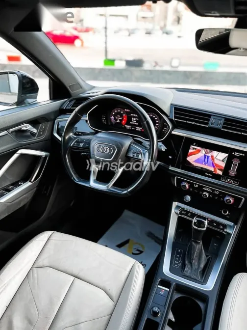 Audi Q3 2019 Black Used for Sale - 7