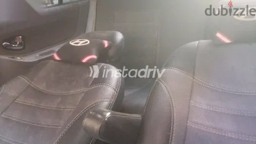 هيونداي فيرنا 2012 فضي مستعملة للبيع - 2