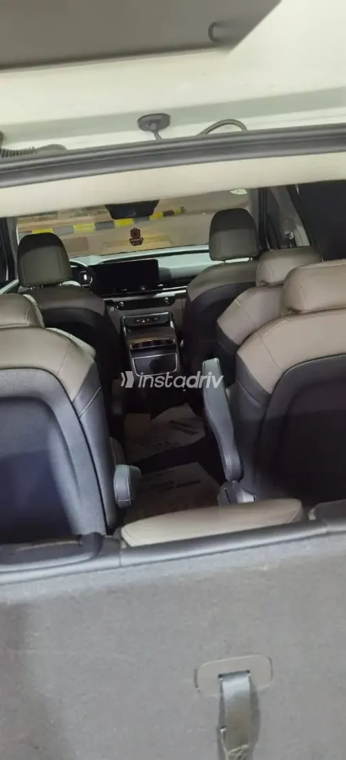 كيا كارنفال 2024 أبيض مستعملة للبيع - 10