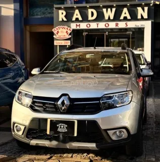 رينو سانديرو  ( ستيب  واى ) 2022 فضي مستعملة للبيع