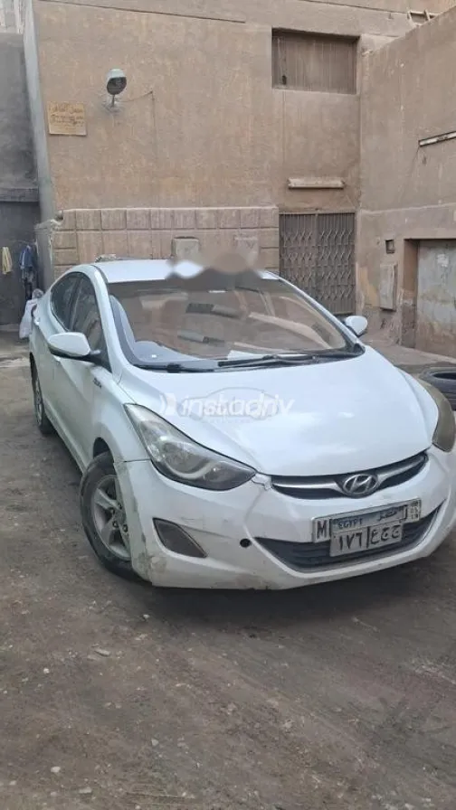 Hyundai Elantra 2012 White Used for Sale - 5