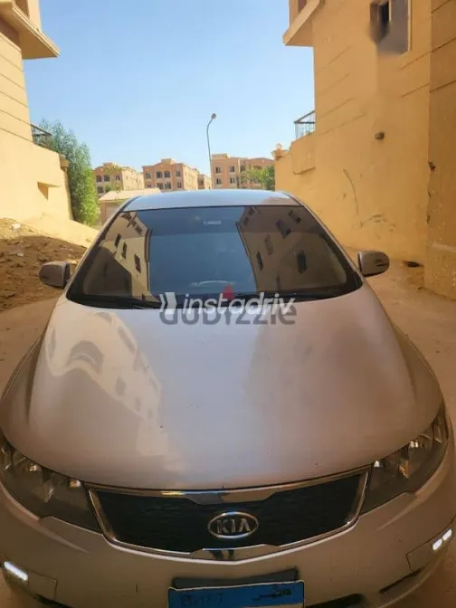 كيا سيراتو 2012 فضي مستعملة للبيع - 1
