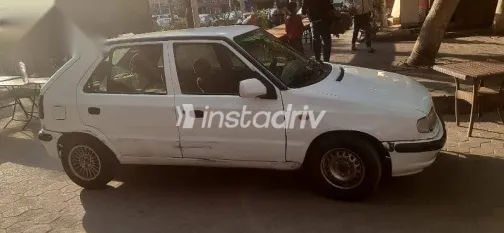سكودا فيليشيا 1995 أبيض مستعملة للبيع - 1