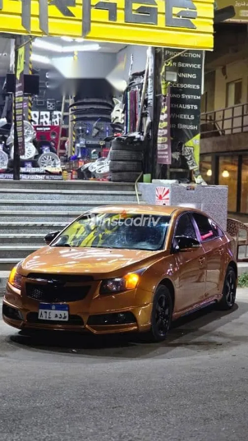 شيفروليه كروز 2010 ذهبي مستعملة للبيع - 3