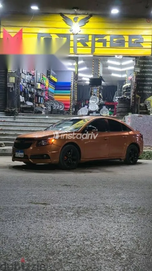 شيفروليه كروز 2010 ذهبي مستعملة للبيع - 4