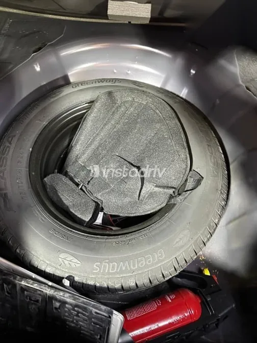 Hyundai Accent 2024 Burgundy Used for Sale - 9