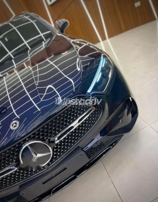 مرسيدس GLC 300 2024 أزرق غامق مستعملة للبيع - 4