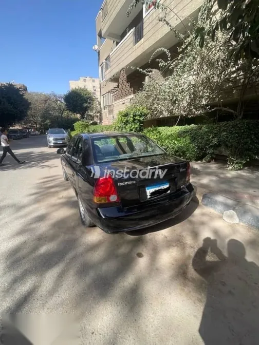 هيونداي فيرنا 2010 أسود مستعملة للبيع - 4