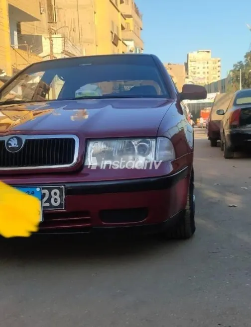 سكودا اوكتافيا A4 1998 أحمر غامق مستعملة للبيع - 1