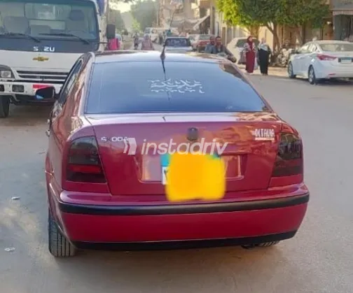 سكودا اوكتافيا A4 1998 أحمر غامق مستعملة للبيع - 3