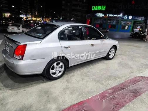 هيونداي افانتي 2005 فضي مستعملة للبيع - 3