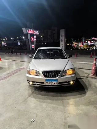 هيونداي افانتي 2005 فضي مستعملة للبيع