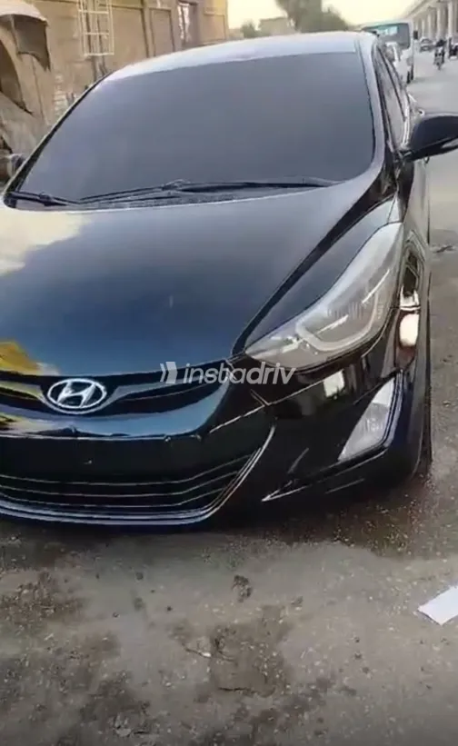 هيونداي إلنترا ام دى 2015 أبيض مستعملة للبيع - 2