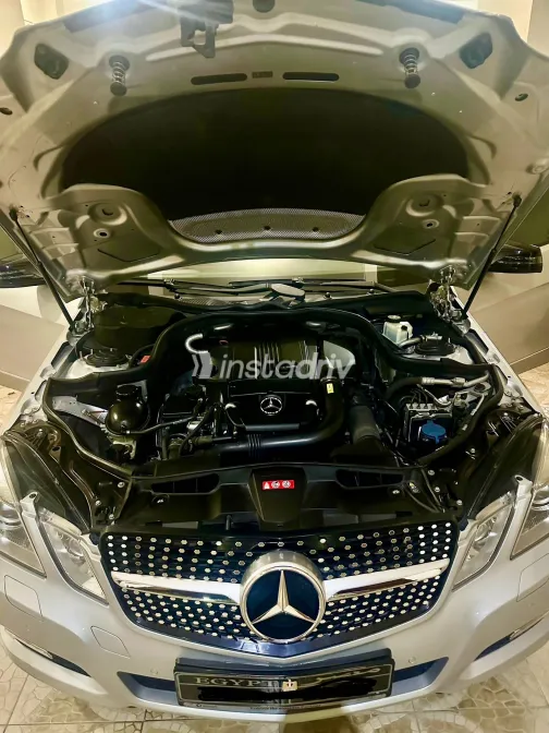 Mercedes E 200 2010 White Used for Sale - 5