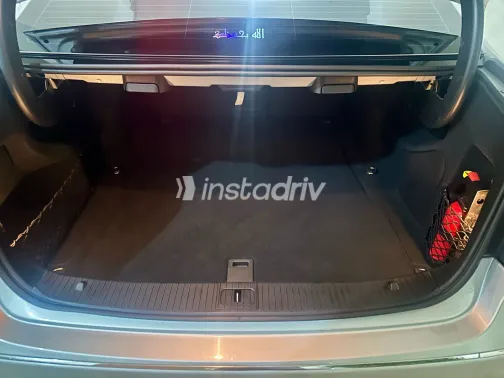 Mercedes E 200 2010 White Used for Sale - 10