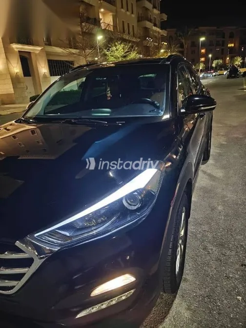 هيونداي توسان 2017 أسود مستعملة للبيع - 2