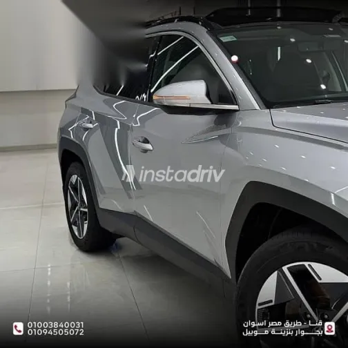 هيونداي توسان 2025 فضي مستعملة للبيع - 2