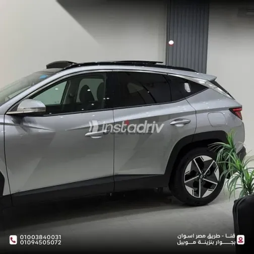 هيونداي توسان 2025 فضي مستعملة للبيع - 9