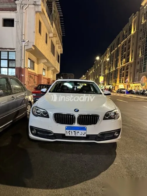 بي ام دبليو 520 2017 أبيض مستعملة للبيع - 2